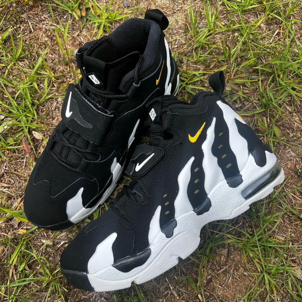 CLEAN Nike Size 8 Mens Air DT 96 Diamond Turf Yellow shoes